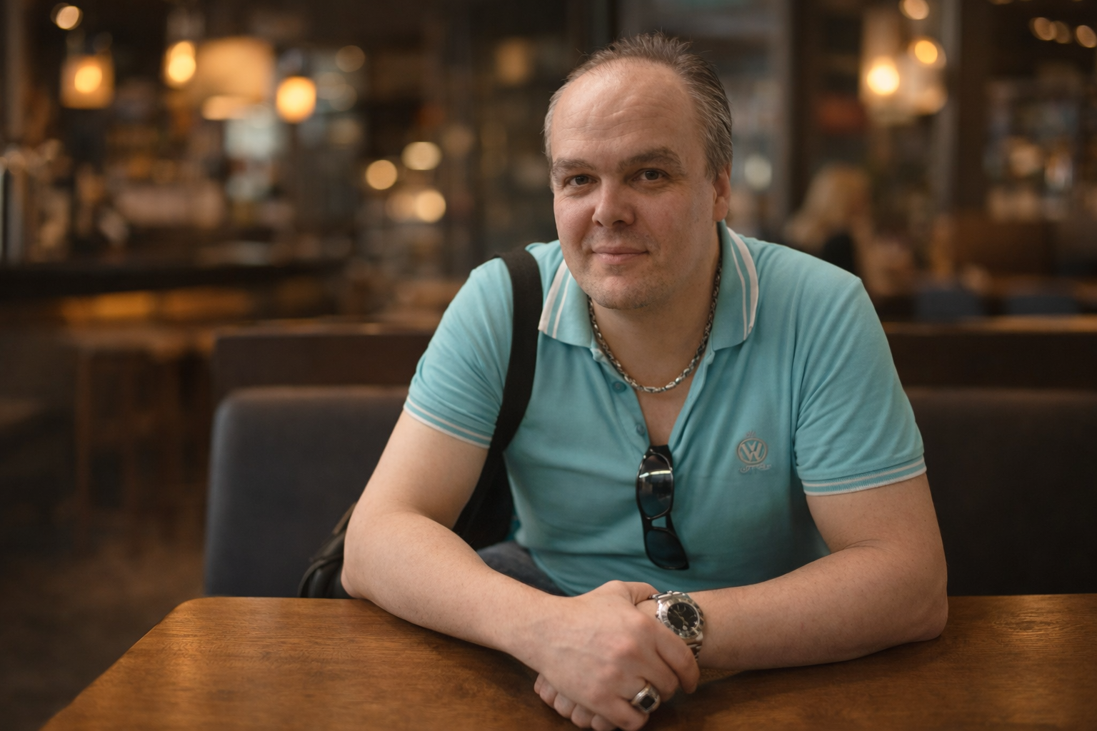 Sahnenin Hem Hakimi Hem Mimarı: Müzisyen Fatih Şener