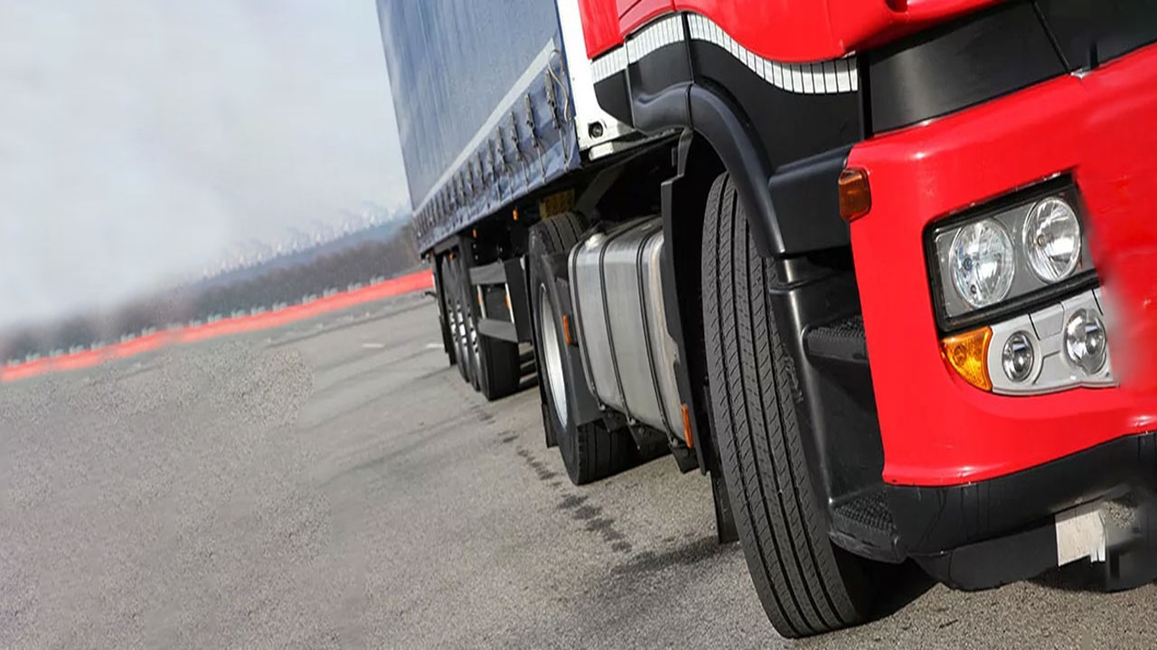 Tır Ehliyeti ile Kariyerinizde Farklı Bir Adım Atın